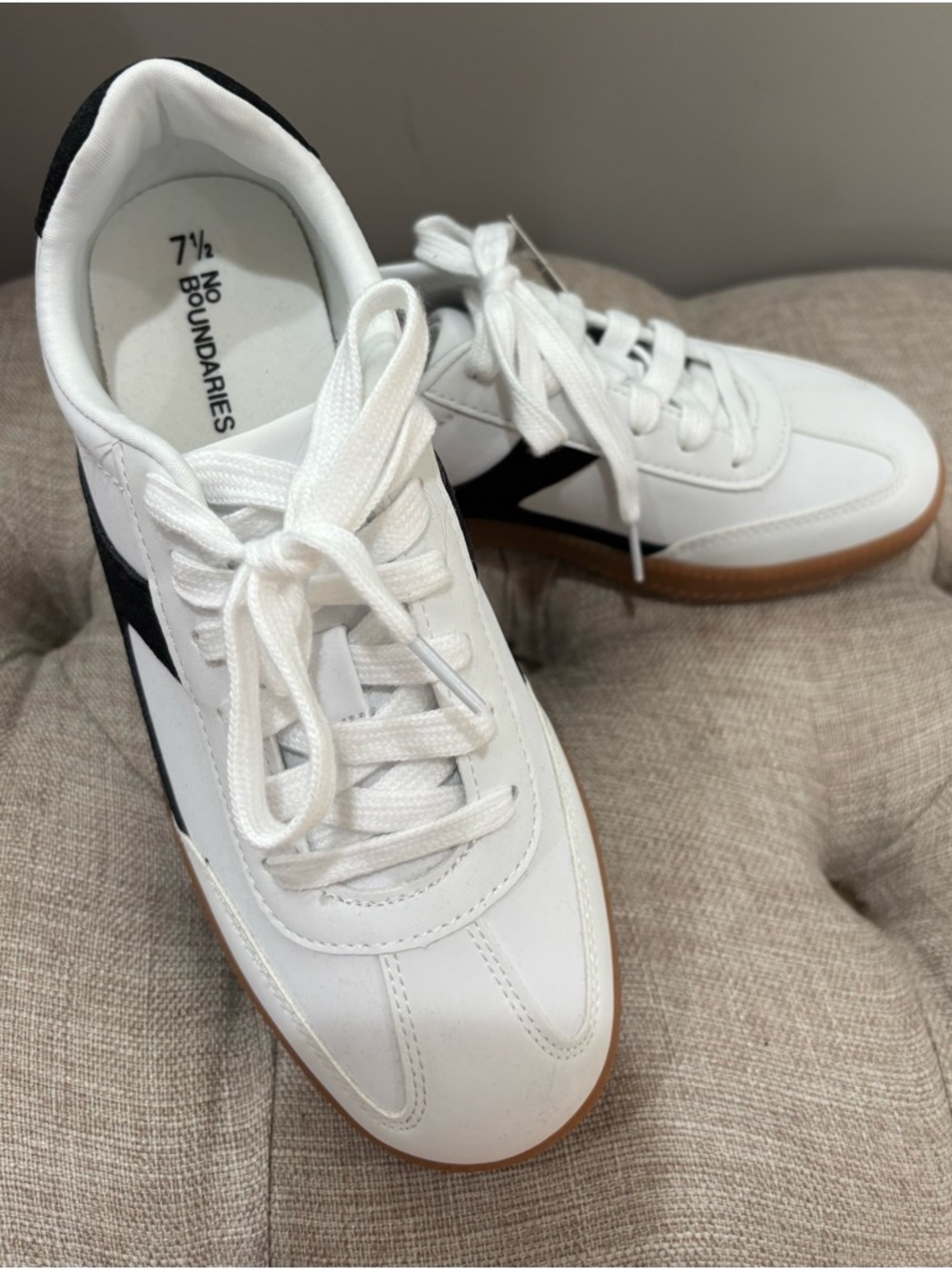No Boundaries White Black Athletic Sneakers with Gum Sole